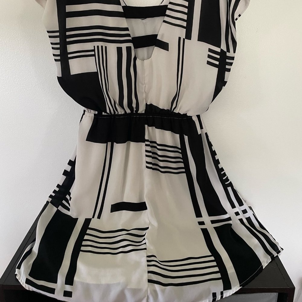 Dress - Picture 3 of 3